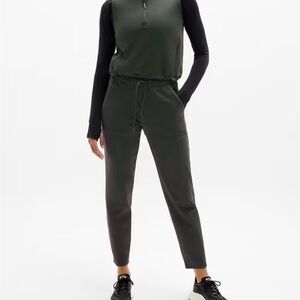 Athleta Unstoppable Pant in Elm color